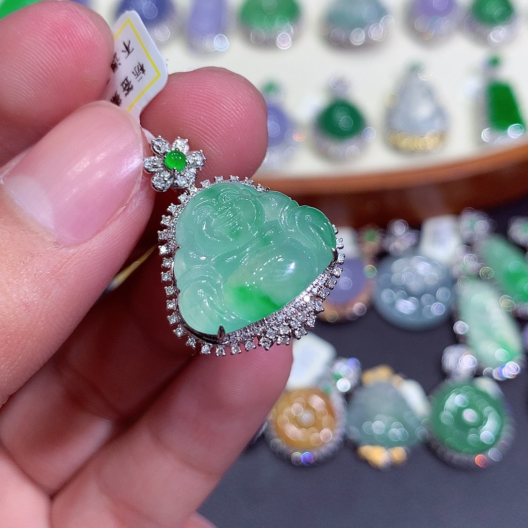 翡翠吊坠(不含链)18K金镶嵌