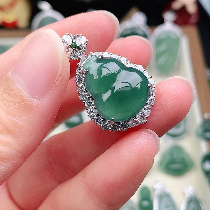 颈饰未镶嵌翡翠吊坠