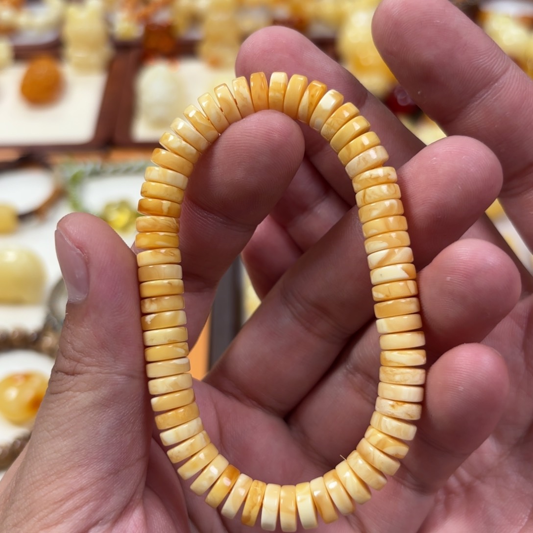 蜜蜡裸石未镶嵌手串