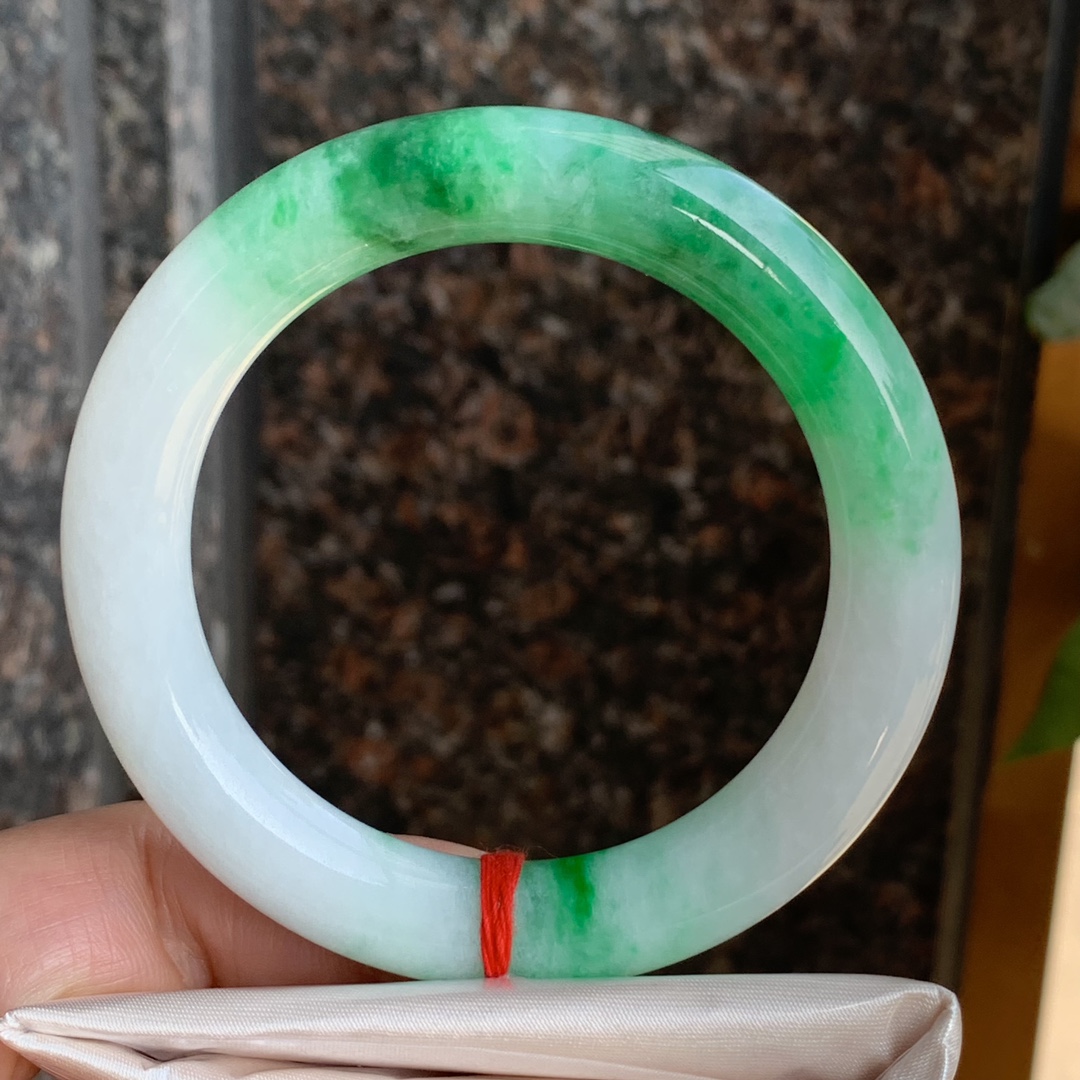 天然翡翠冰绿圆条手镯54圈口色彩浓艳光泽饱满清新靓丽种老色辣QZ