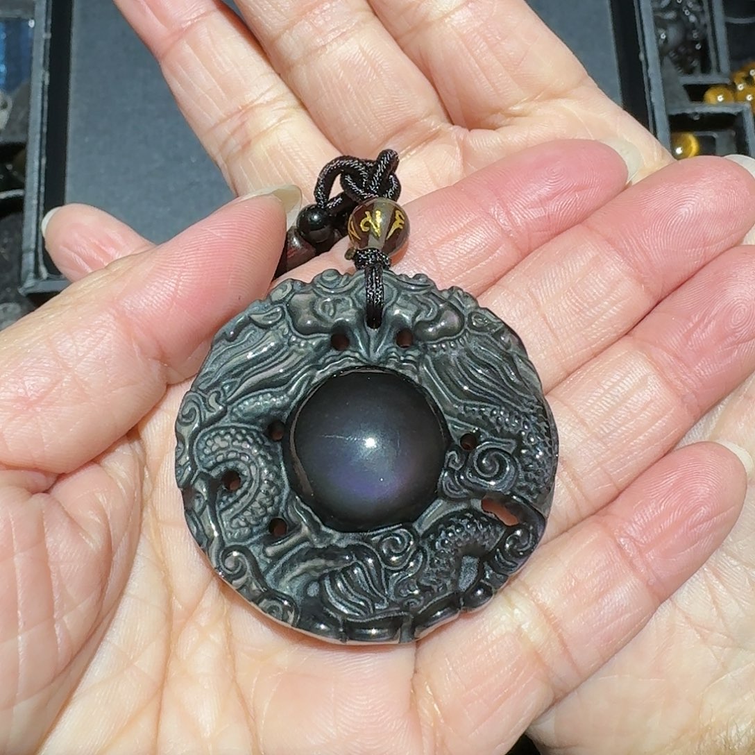 可***娃黑曜岩未镶嵌颈饰