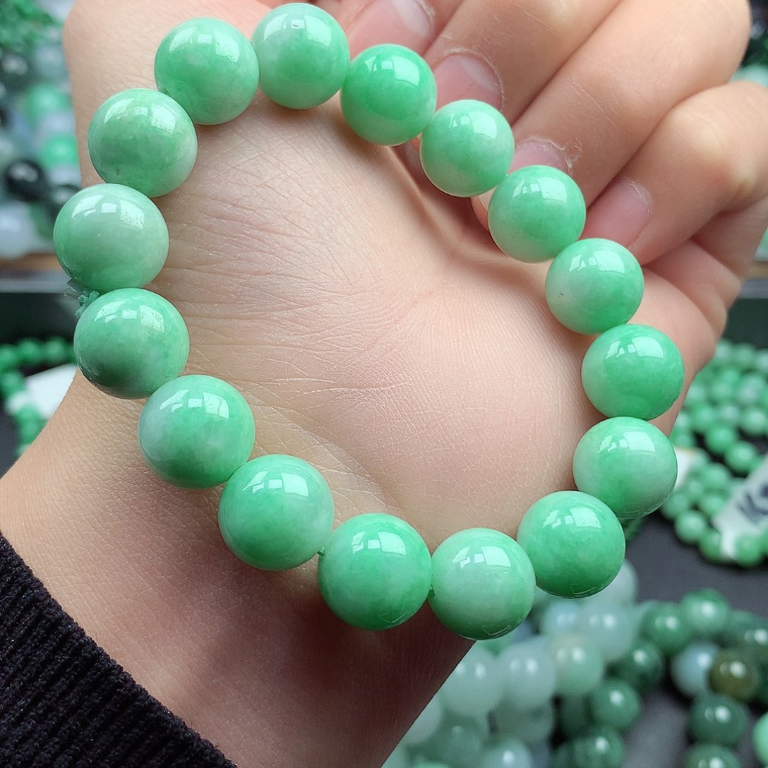 翡翠颈饰未镶嵌项链