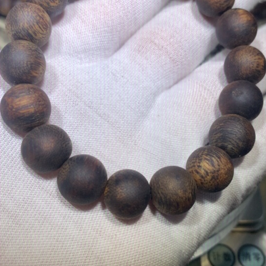 寇***医沉香手串乌身圆叶棋楠沉香