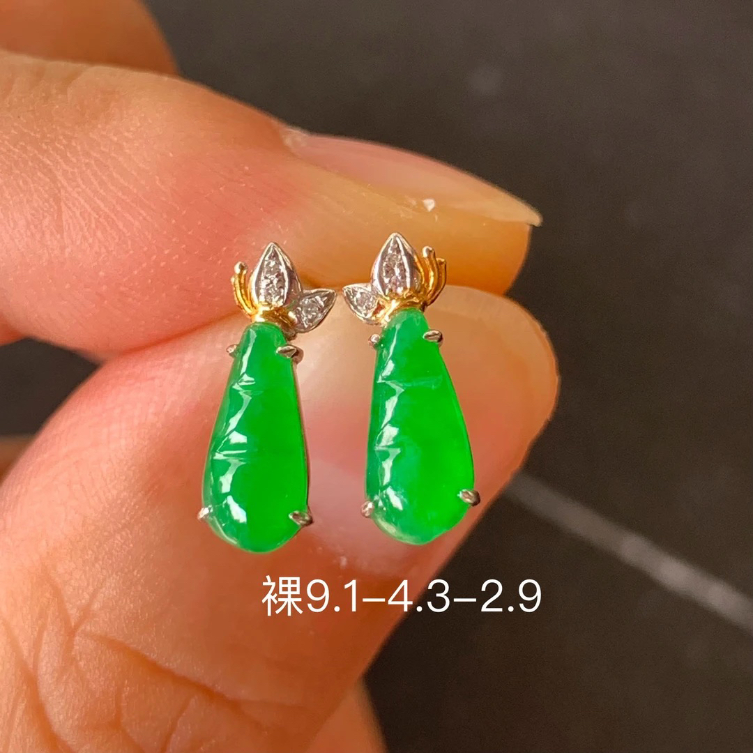 高冰阳绿福豆天然翡翠耳饰 镶嵌精致