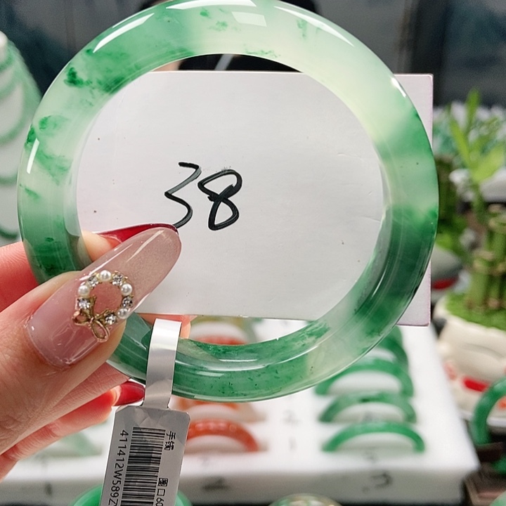 石英质玉手镯未镶嵌天然A货非洲翠手镯