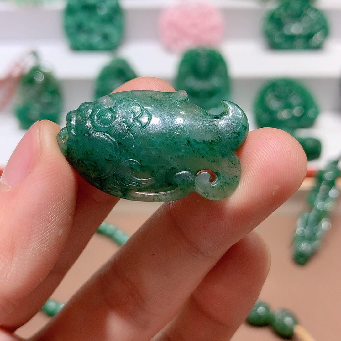 独山玉挂件未镶嵌