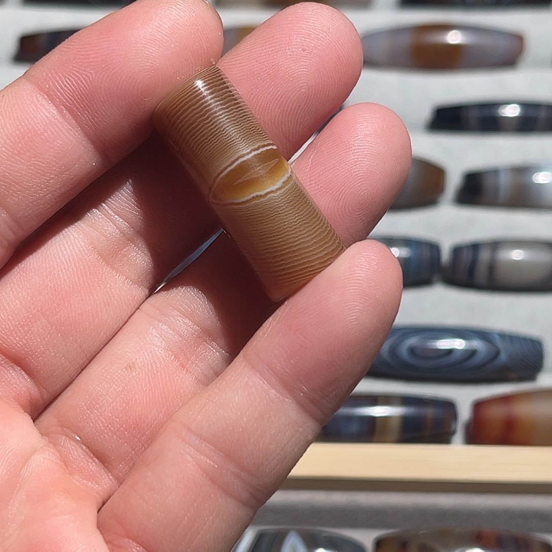 李***格玛瑙/玉髓未镶嵌颈饰