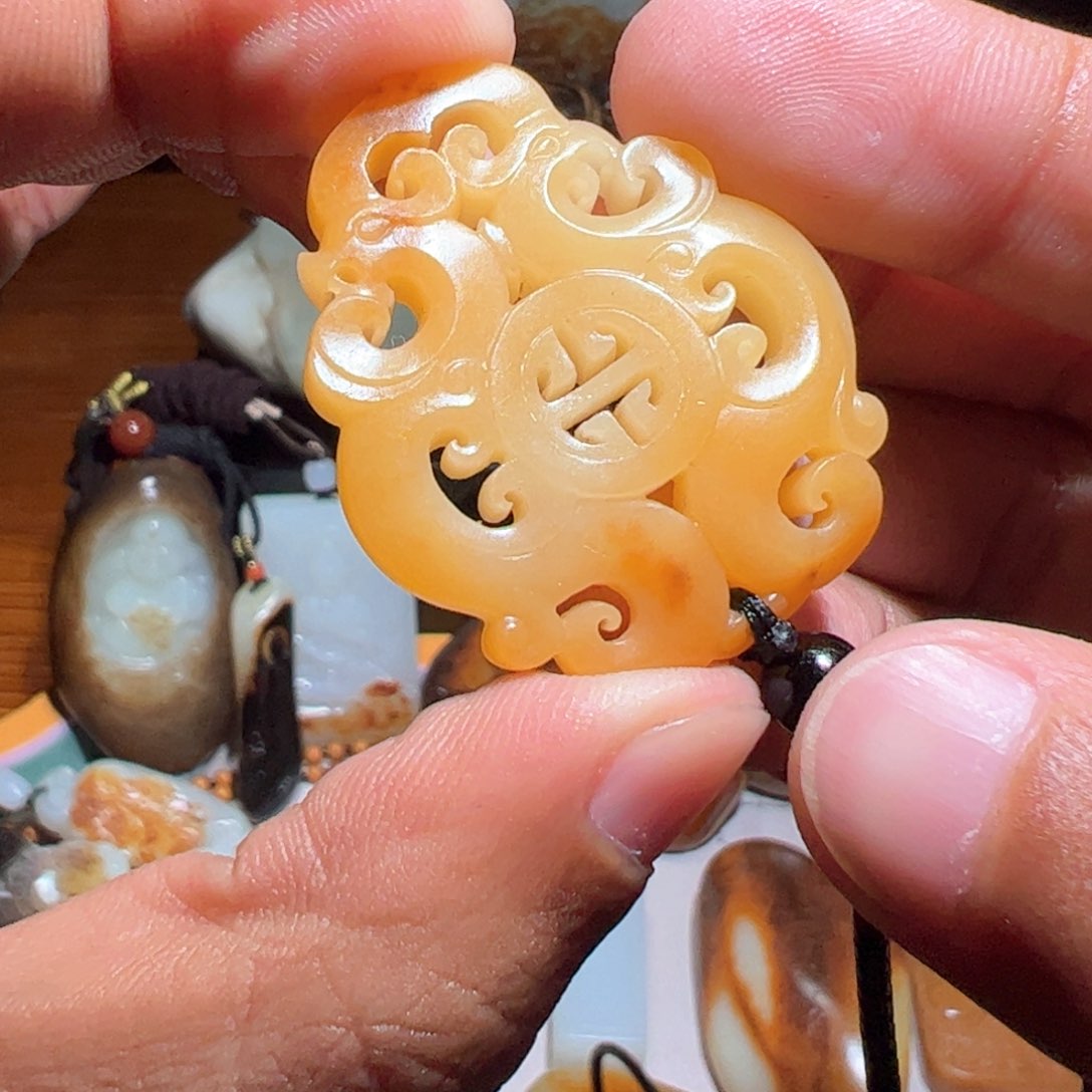 和田玉颈饰未镶嵌