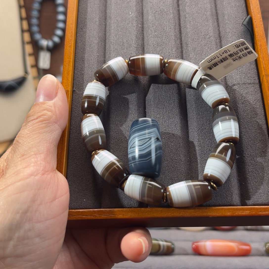 缘***故玛瑙/玉髓合金颈饰