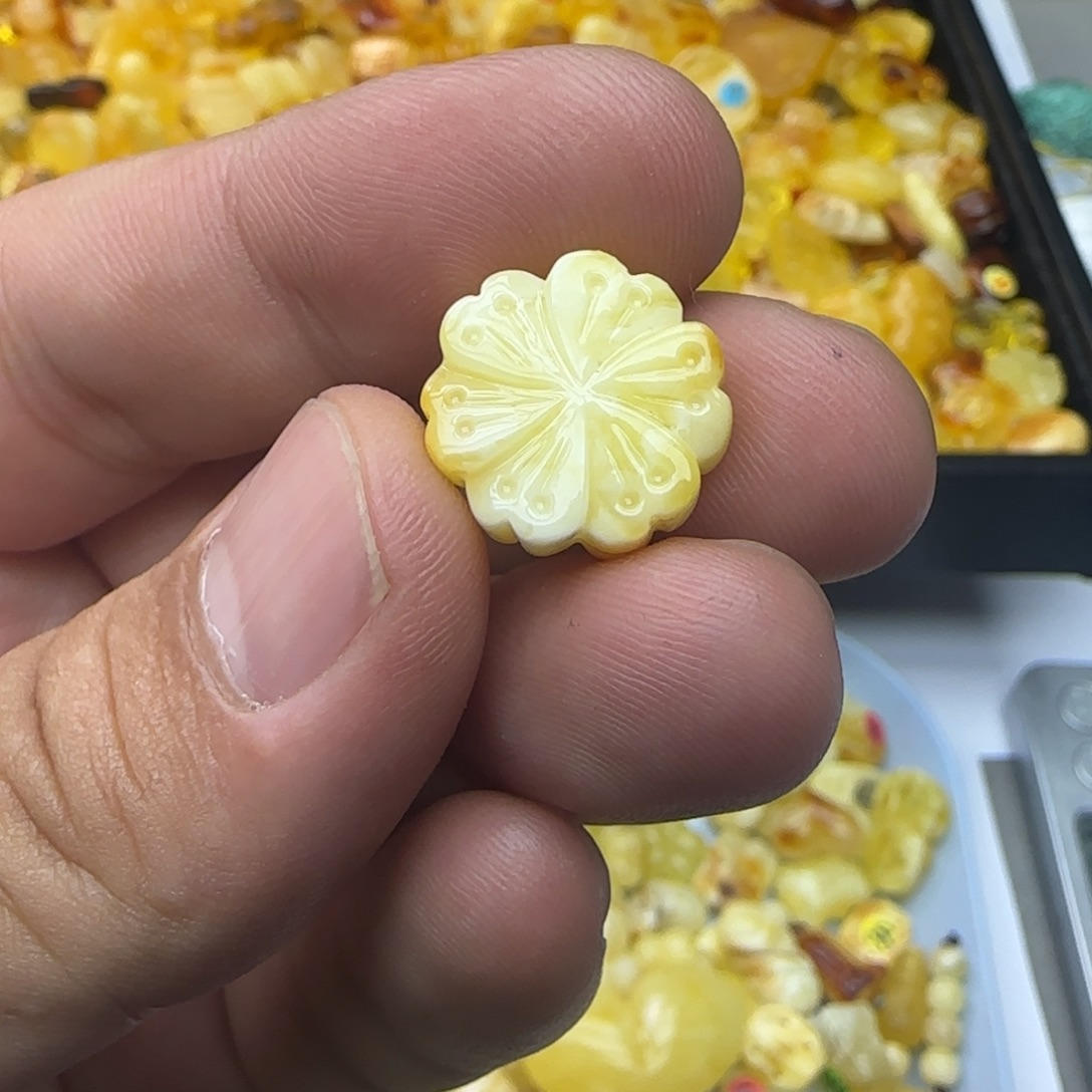 琥珀未镶嵌裸石1.18克