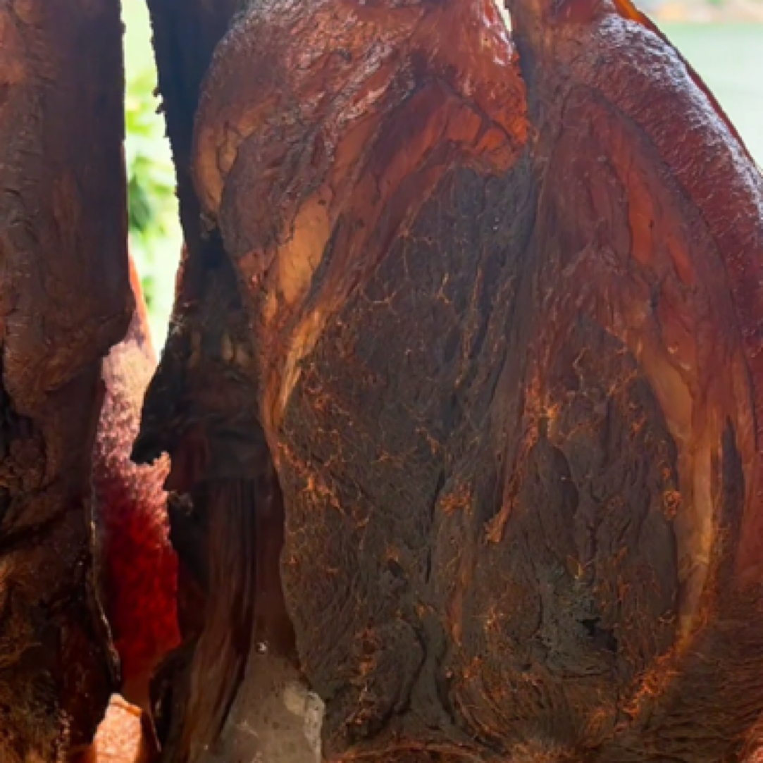 农村柴火烟熏腊肉