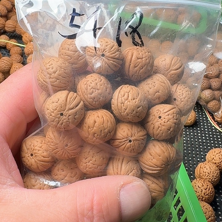 桃核吊坠花****?桃核桃核