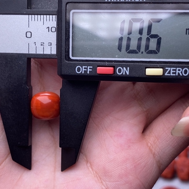 南红玛瑙配饰未镶嵌微微瑕不明显