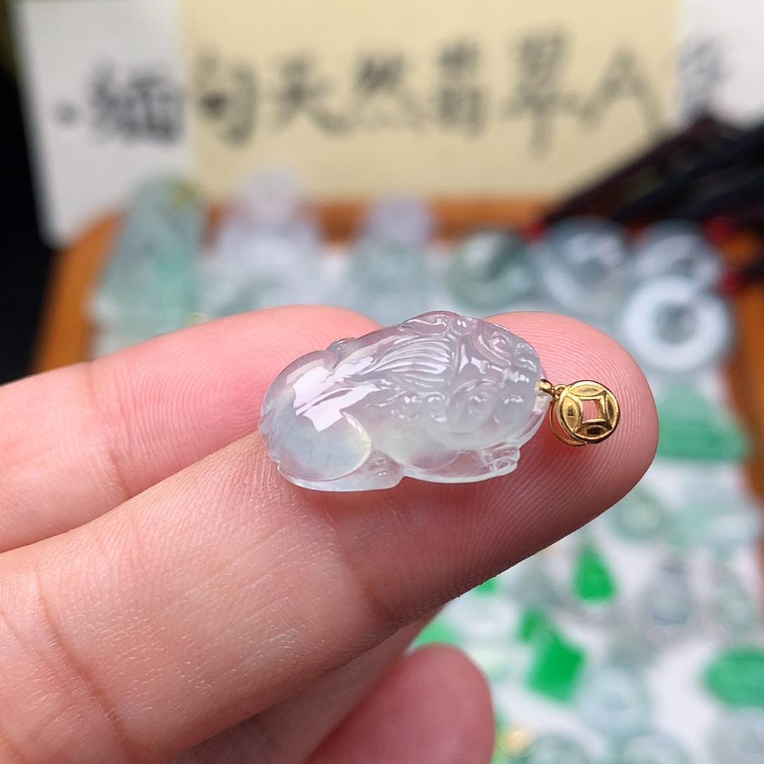 翡翠裸石18K金镶嵌缅甸天然A货翡翠冰种貔貅