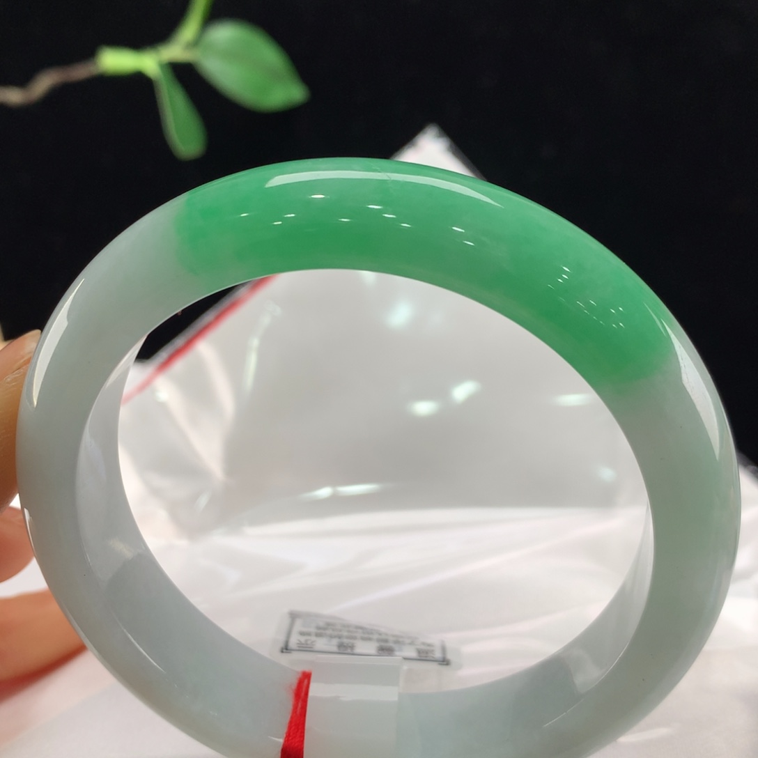翡翠手镯未镶嵌111-3104
