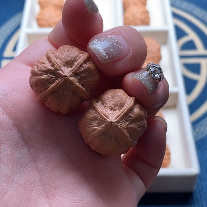 文玩核桃把件四棱