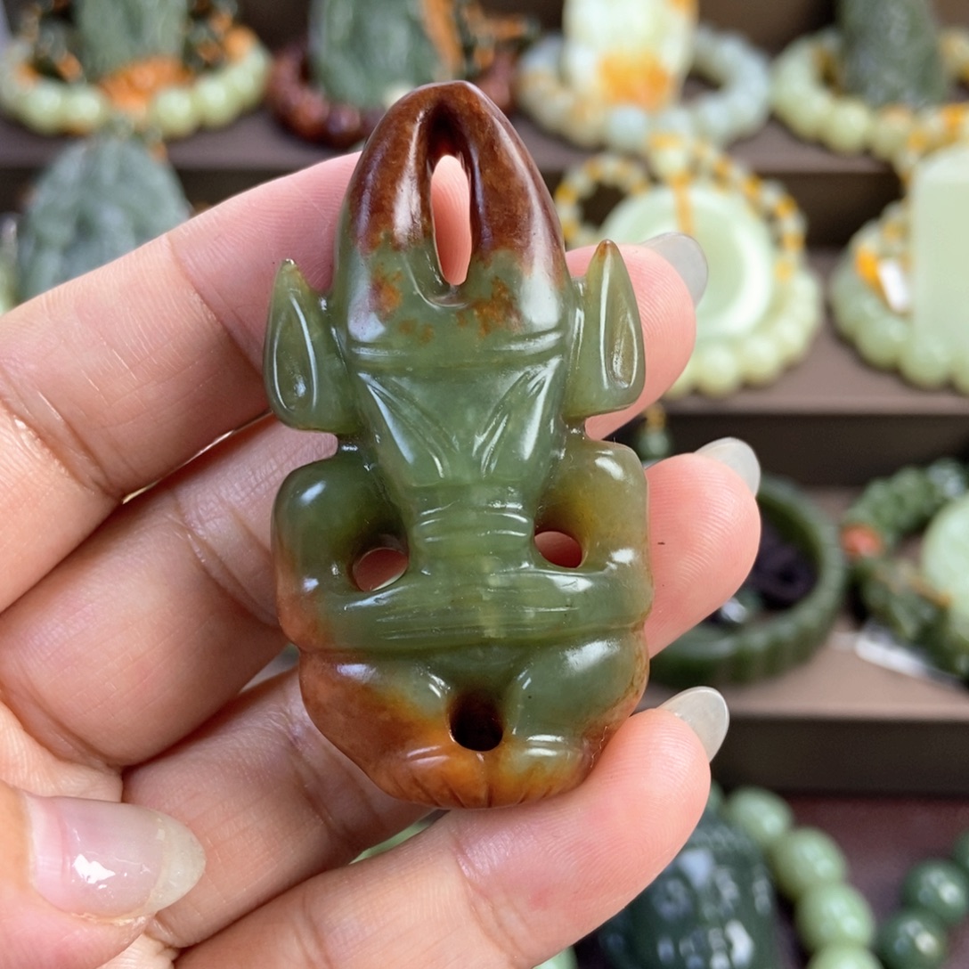 透闪石质玉未镶嵌把件