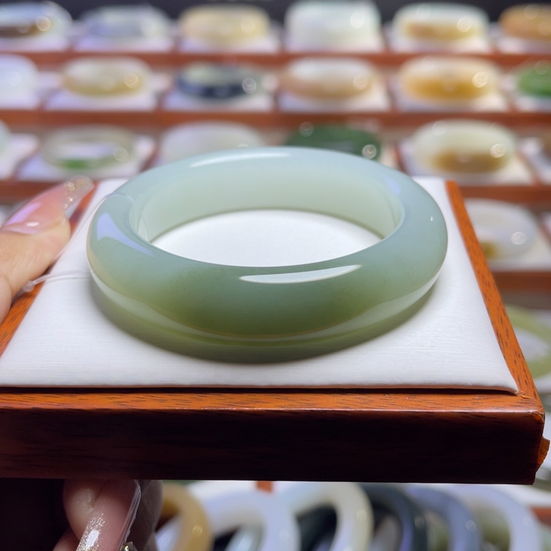 【闪购商品】和田玉手镯未镶嵌