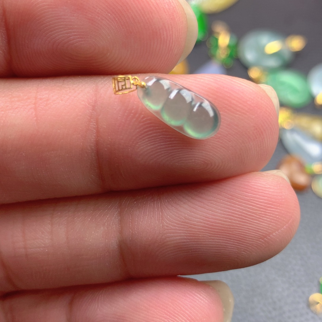 【闪购商品】颈饰18K金镶嵌翡翠翡翠