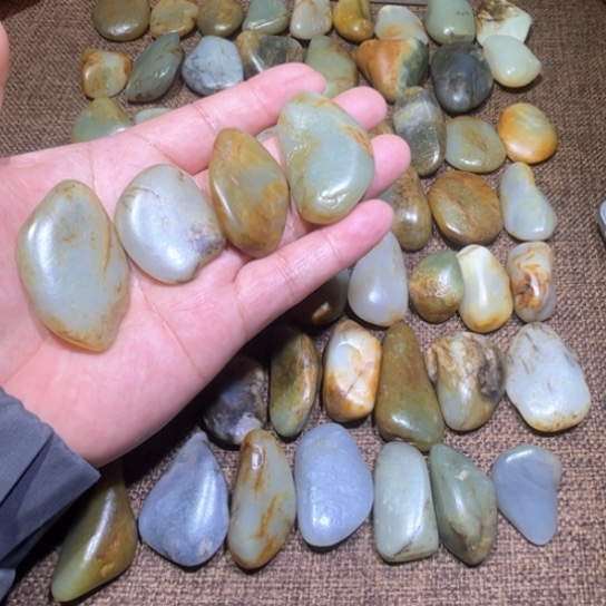 和田玉颈饰未镶嵌玉*