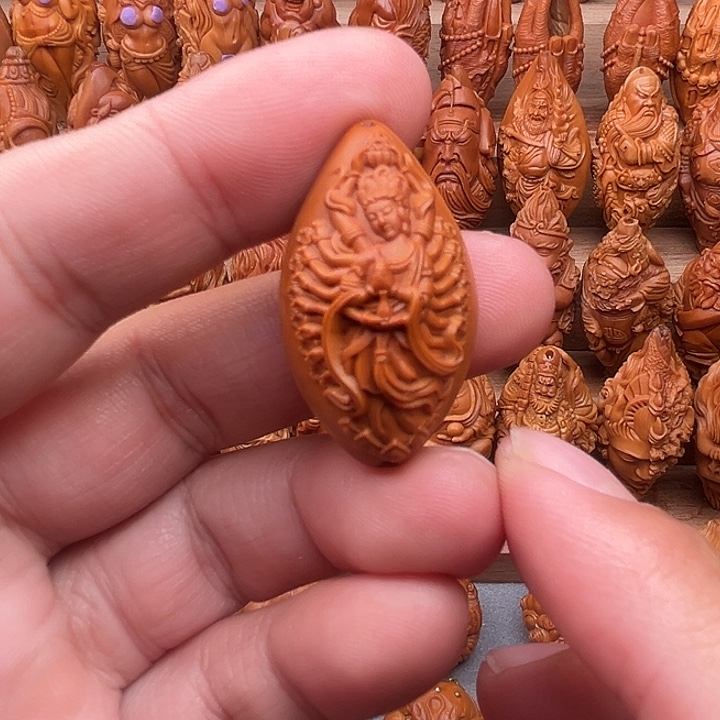 橄榄核吊坠21千手观音