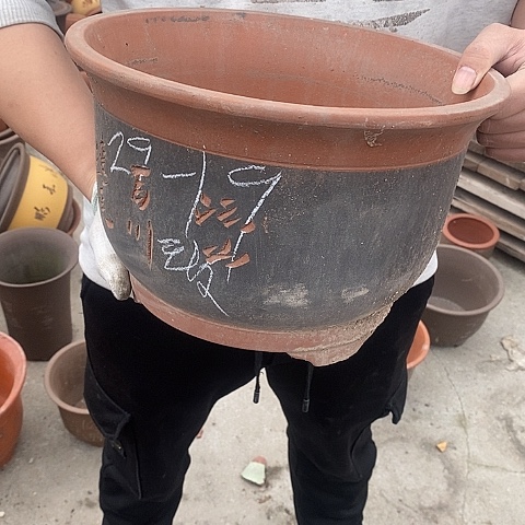 紫砂中国宜兴紫砂花盆，