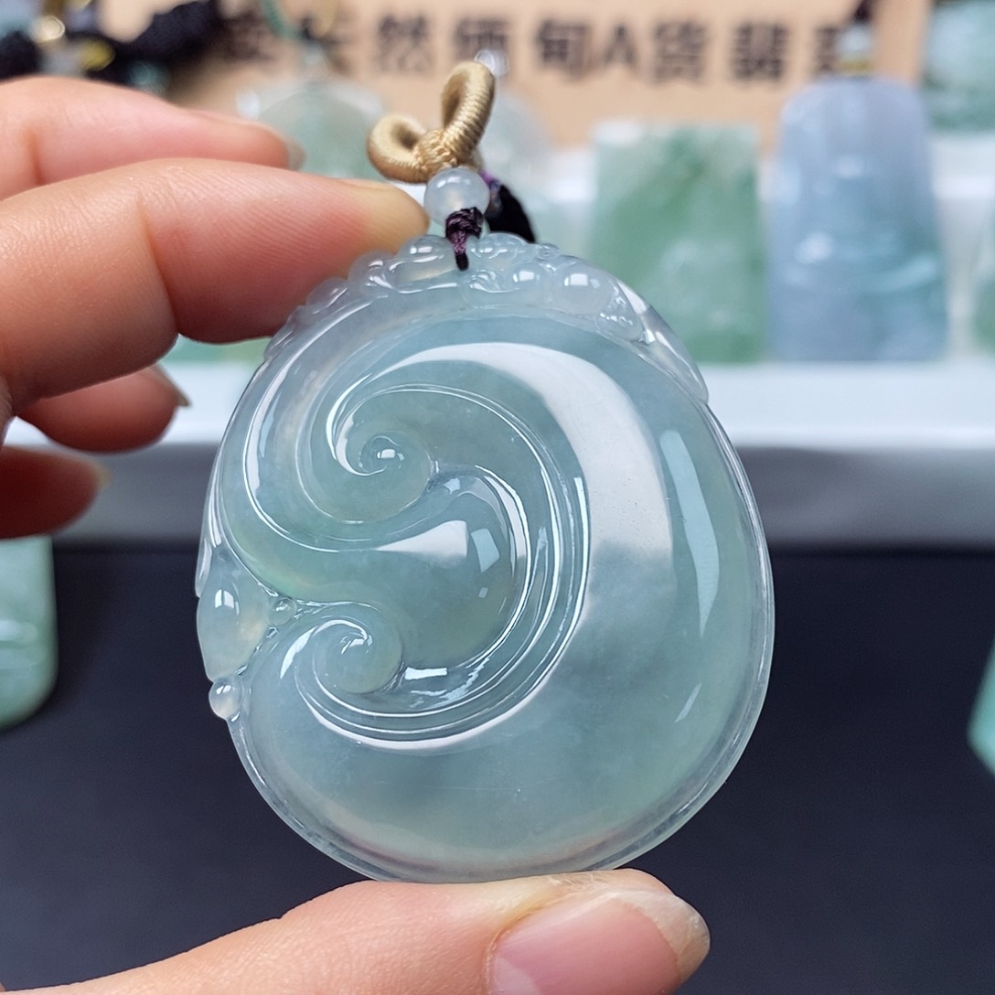 翡翠颈饰未镶嵌翡翠