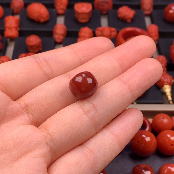 南红玛瑙未镶嵌牛血红老型单珠12.8MM