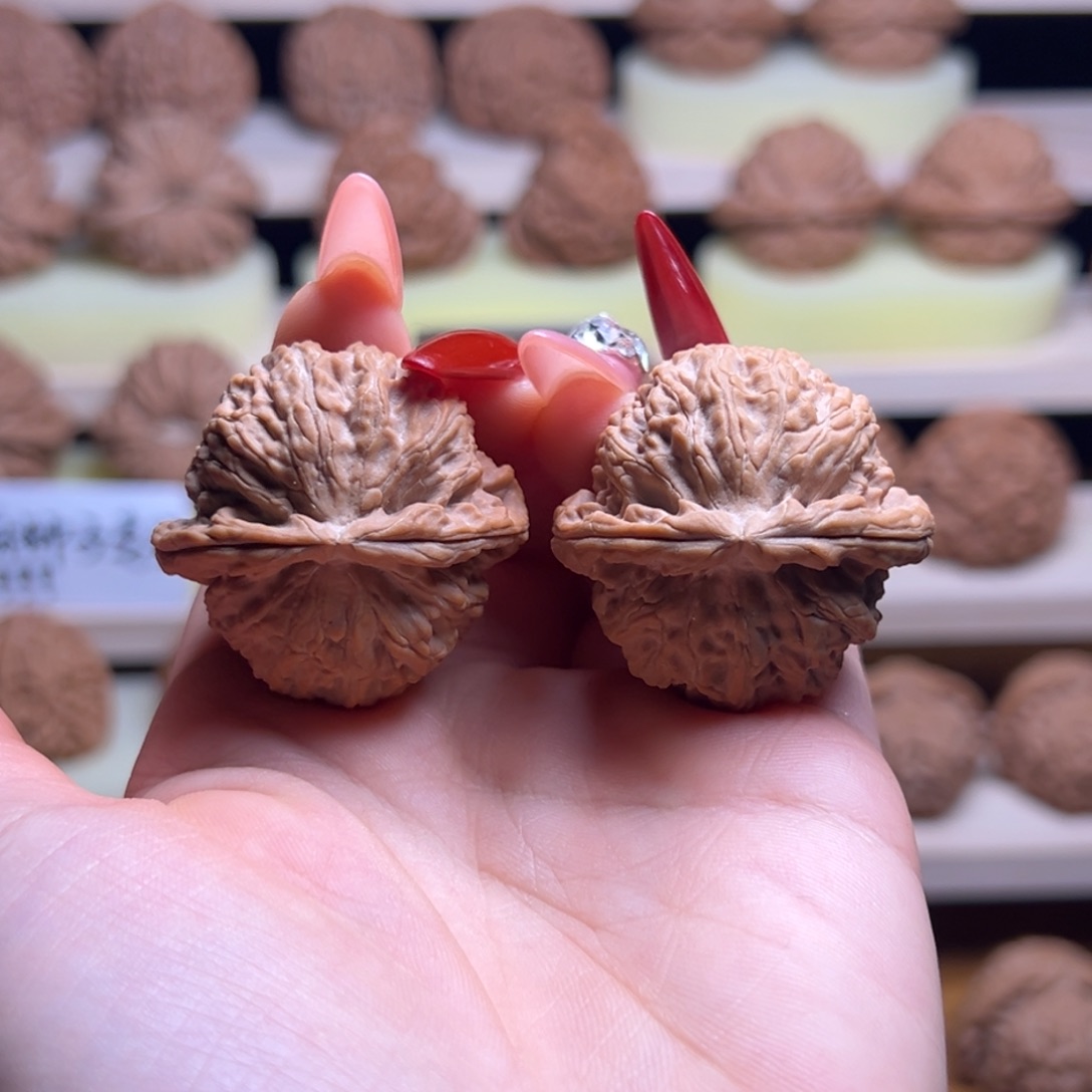 文玩核桃吊坠38老款白狮子