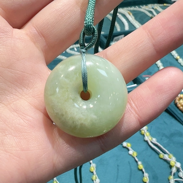 未镶嵌蛇纹石玉手链
