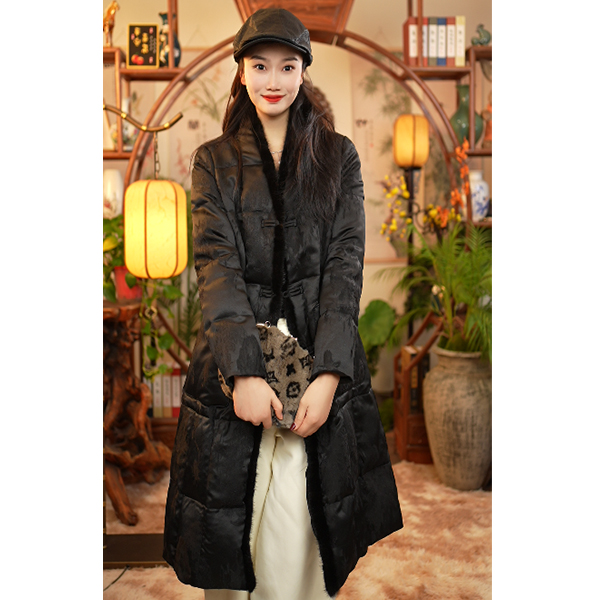 【董小姐】！宠粉福利！2025真丝提花鹅绒服外套女