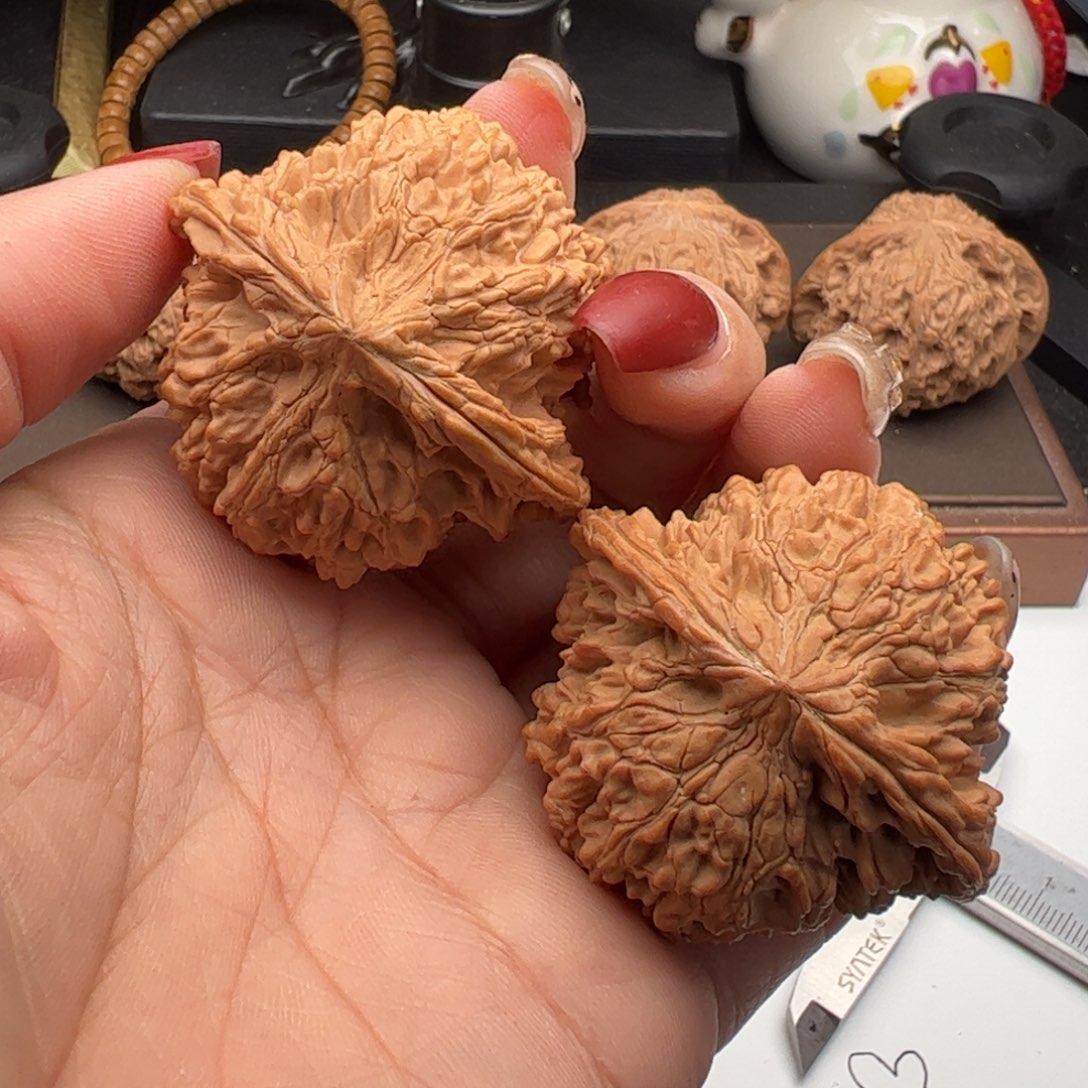 文玩核桃吊坠滢满天星45