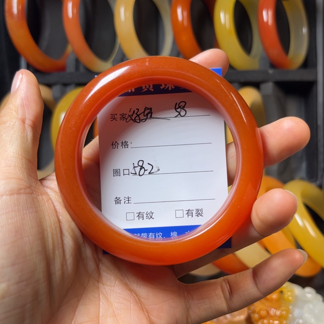 石英质玉（黄龙玉）未镶嵌手镯58好*