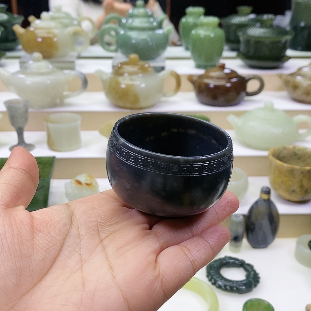 和田玉杯子未镶嵌