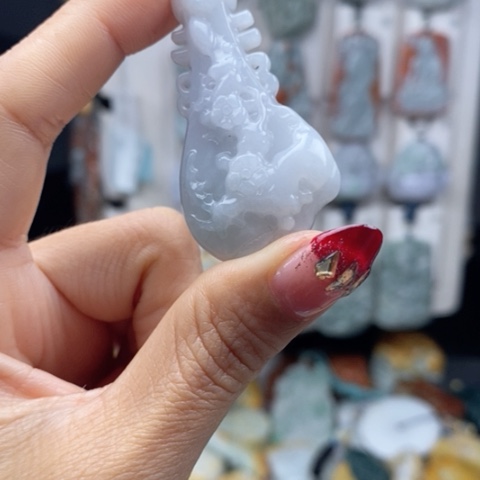 翡翠颈饰未镶嵌翡翠