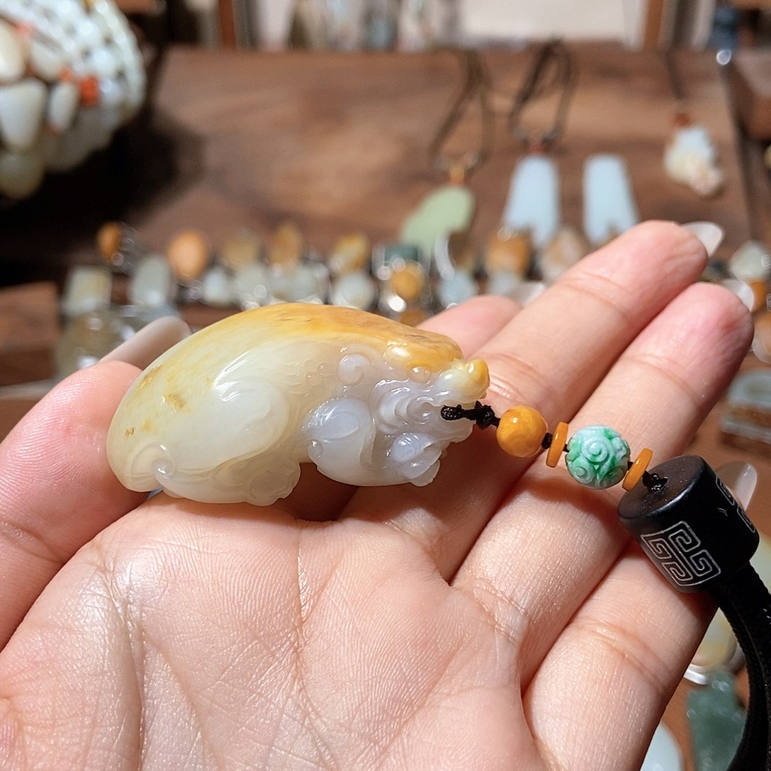 和田玉颈饰未镶嵌