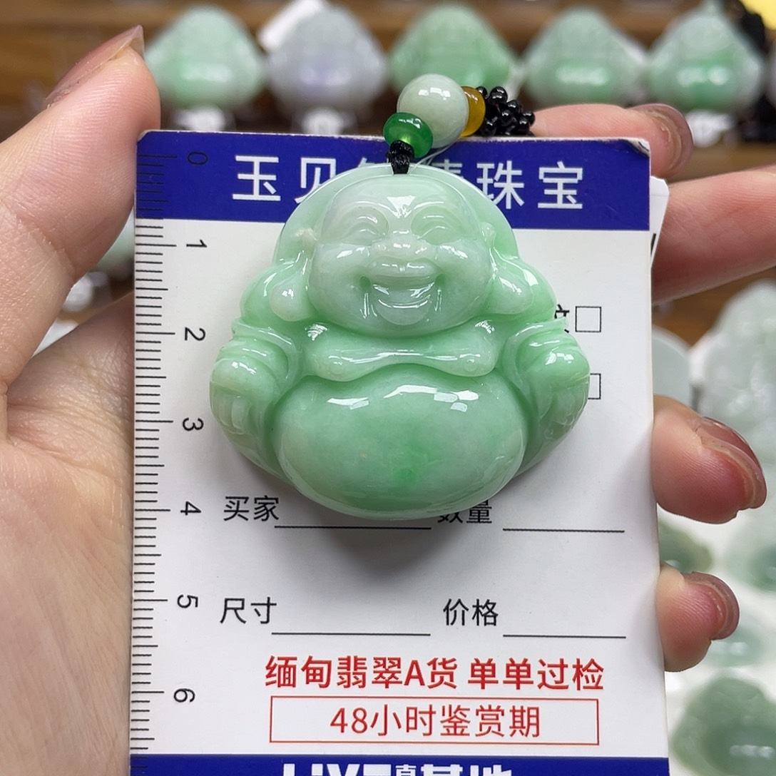 翡翠未镶嵌颈饰佛公