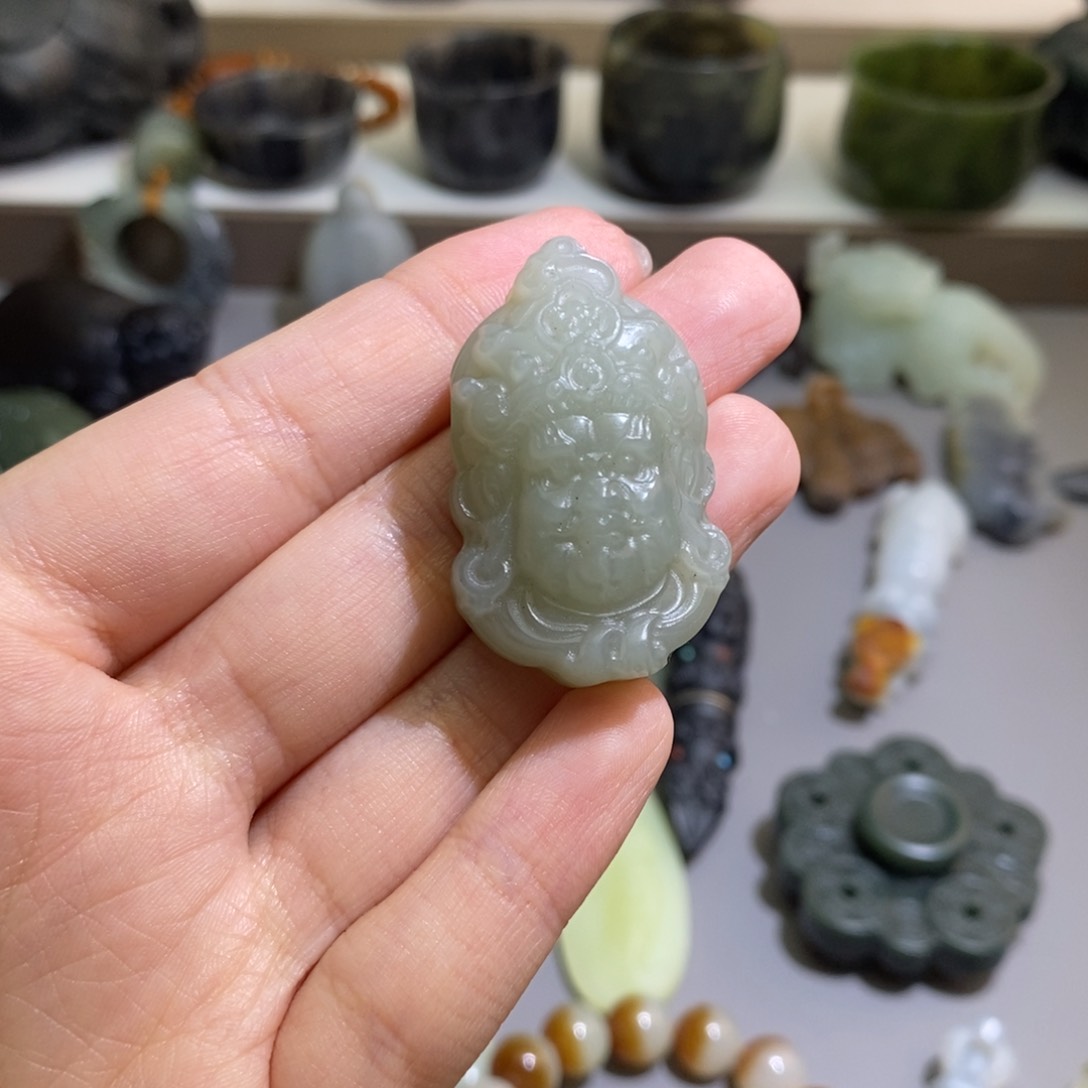 和田玉颈饰未镶嵌定制