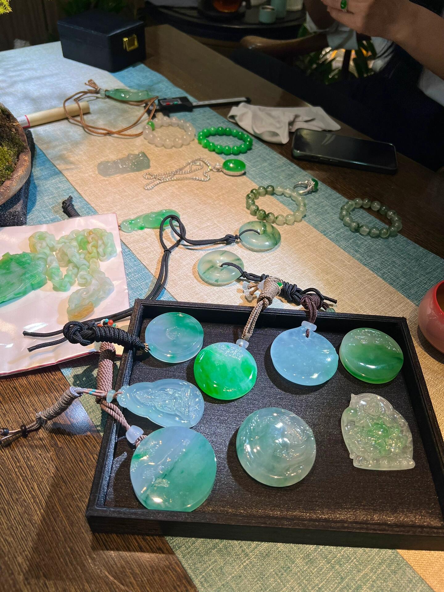 毅腾翡翠直播专属链接~吊坠多样性发（小宝们扣价再付款~）