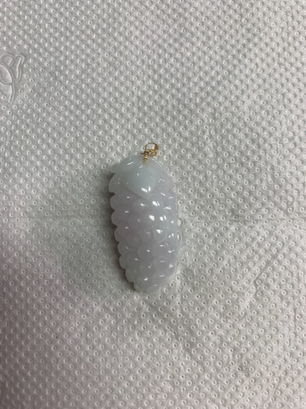 玉如军意翡翠珠宝