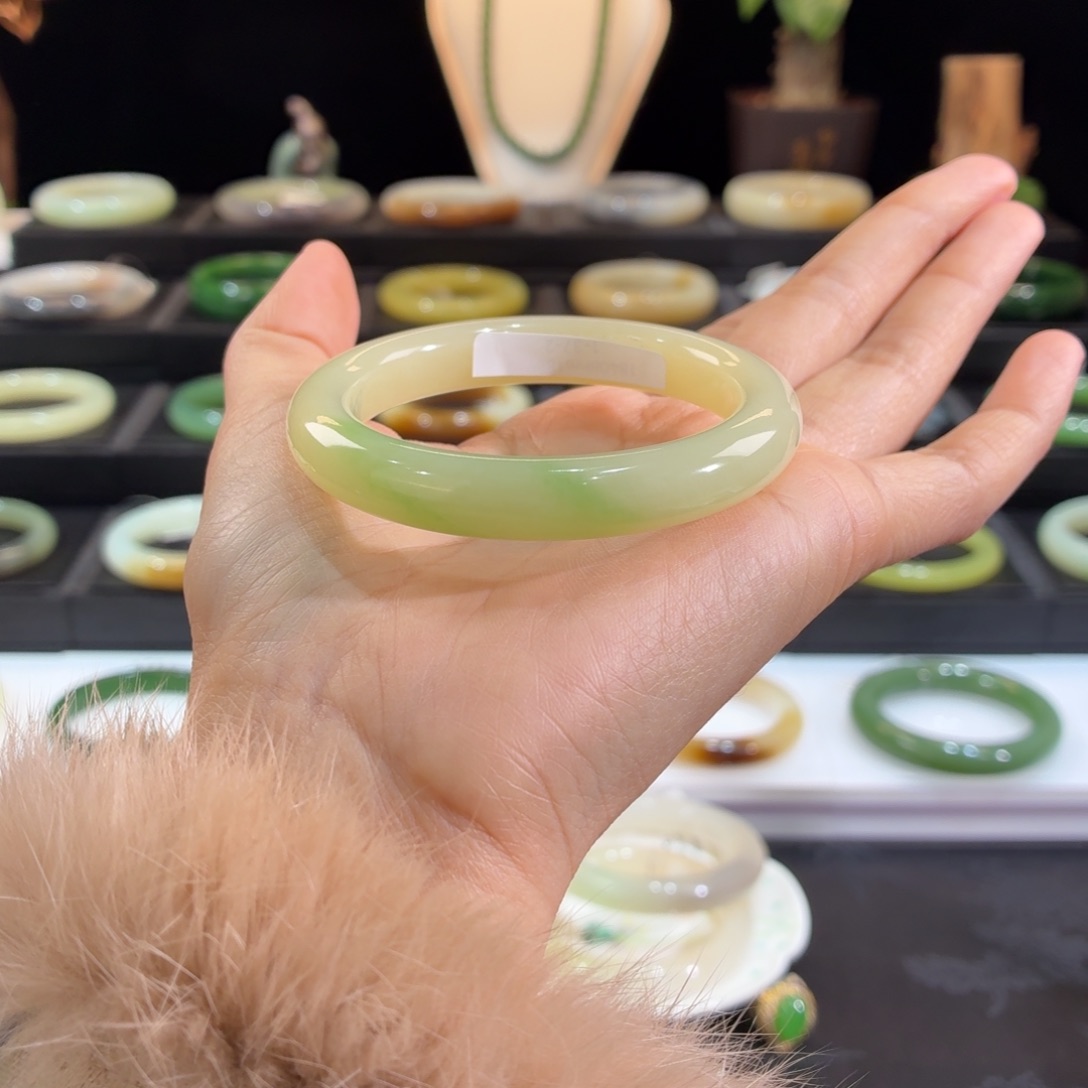 和田玉未镶嵌手镯翠青51