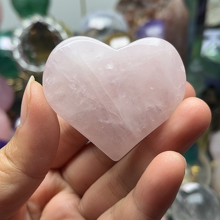 未镶嵌水晶珠宝半成品54克粉水晶爱心