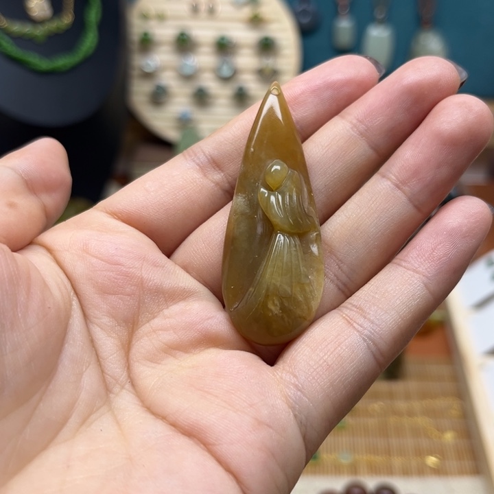蛇纹石玉未镶嵌颈饰