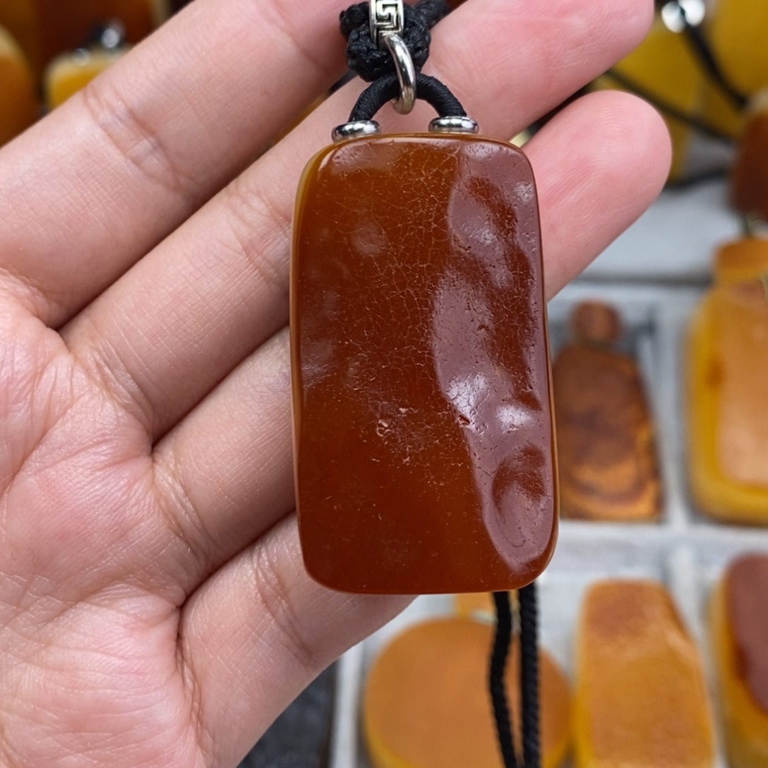 琥珀吊坠(赠链)未镶嵌