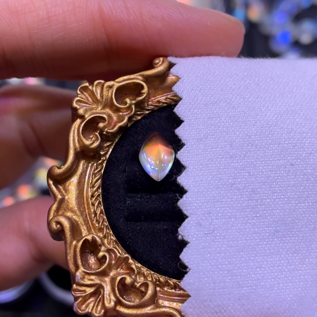 月光石裸石马岛全净体裸石