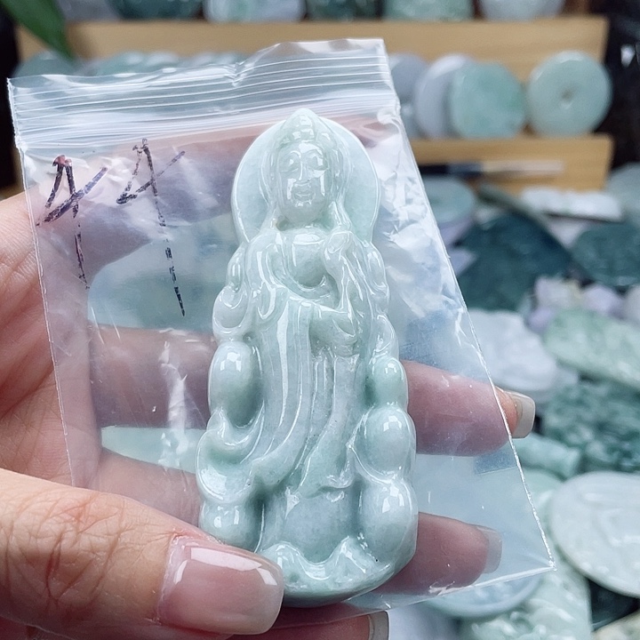 翡翠未镶嵌颈饰翡翠