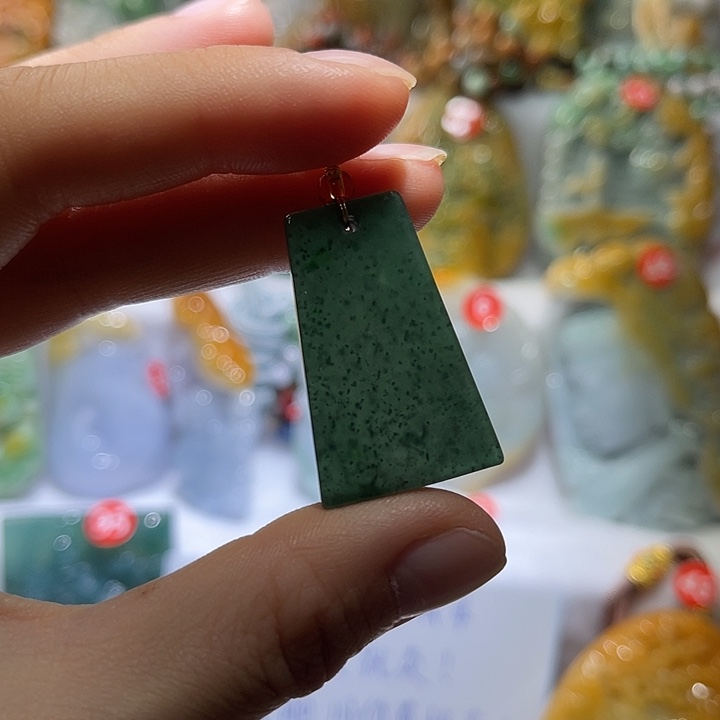 吊坠(不含链)未镶嵌翡翠