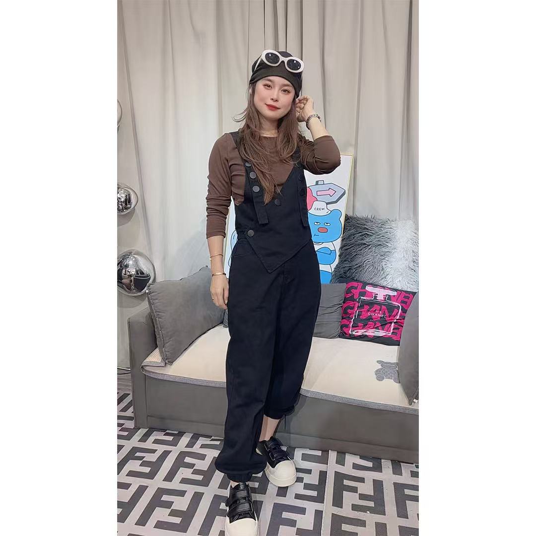 2025网红时尚休闲显瘦设计感百搭宽松韩版洋气水洗牛仔棉布背带裤