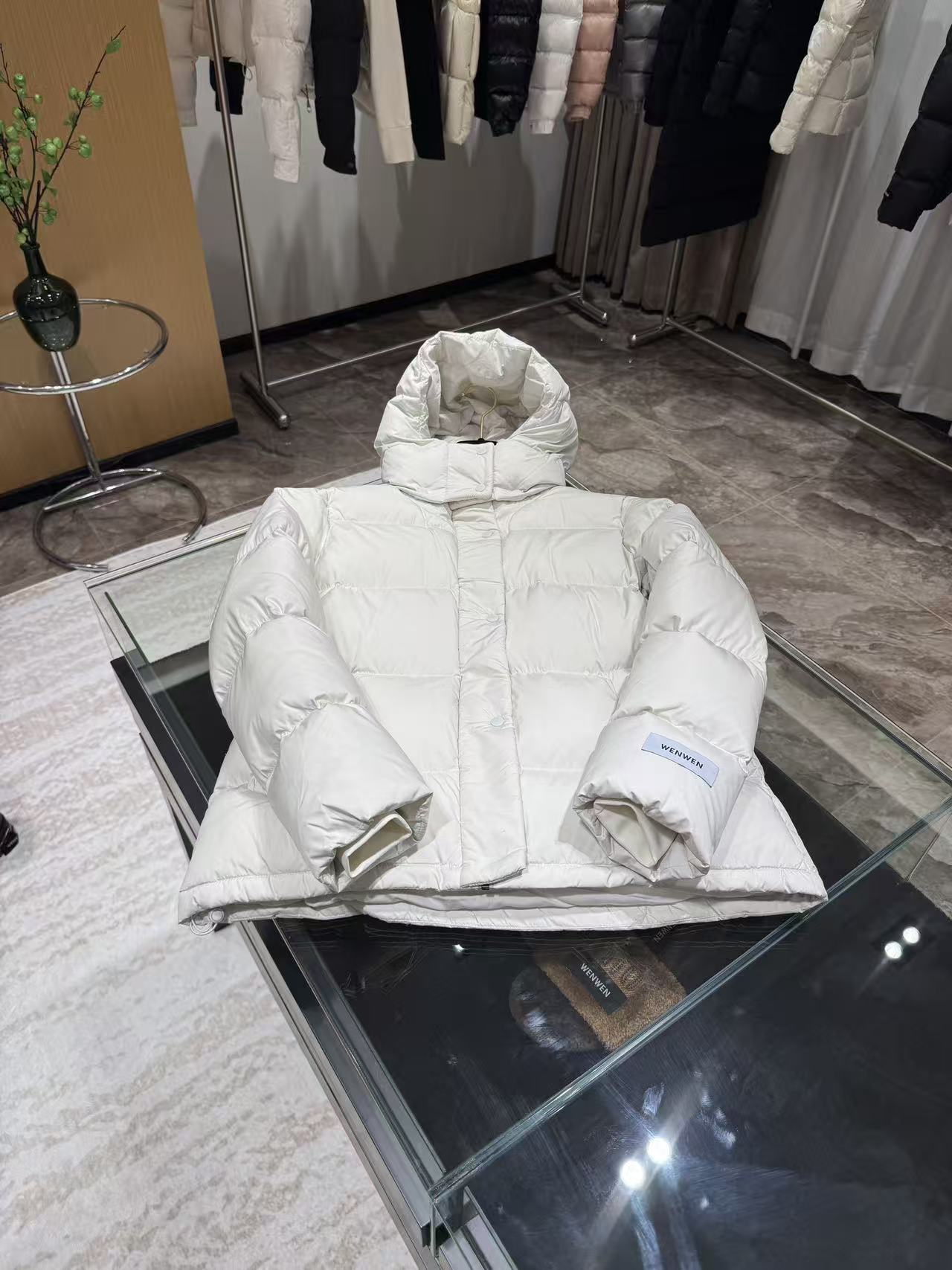 WW2025新款女士百搭时尚黑白拼色羽绒服A34