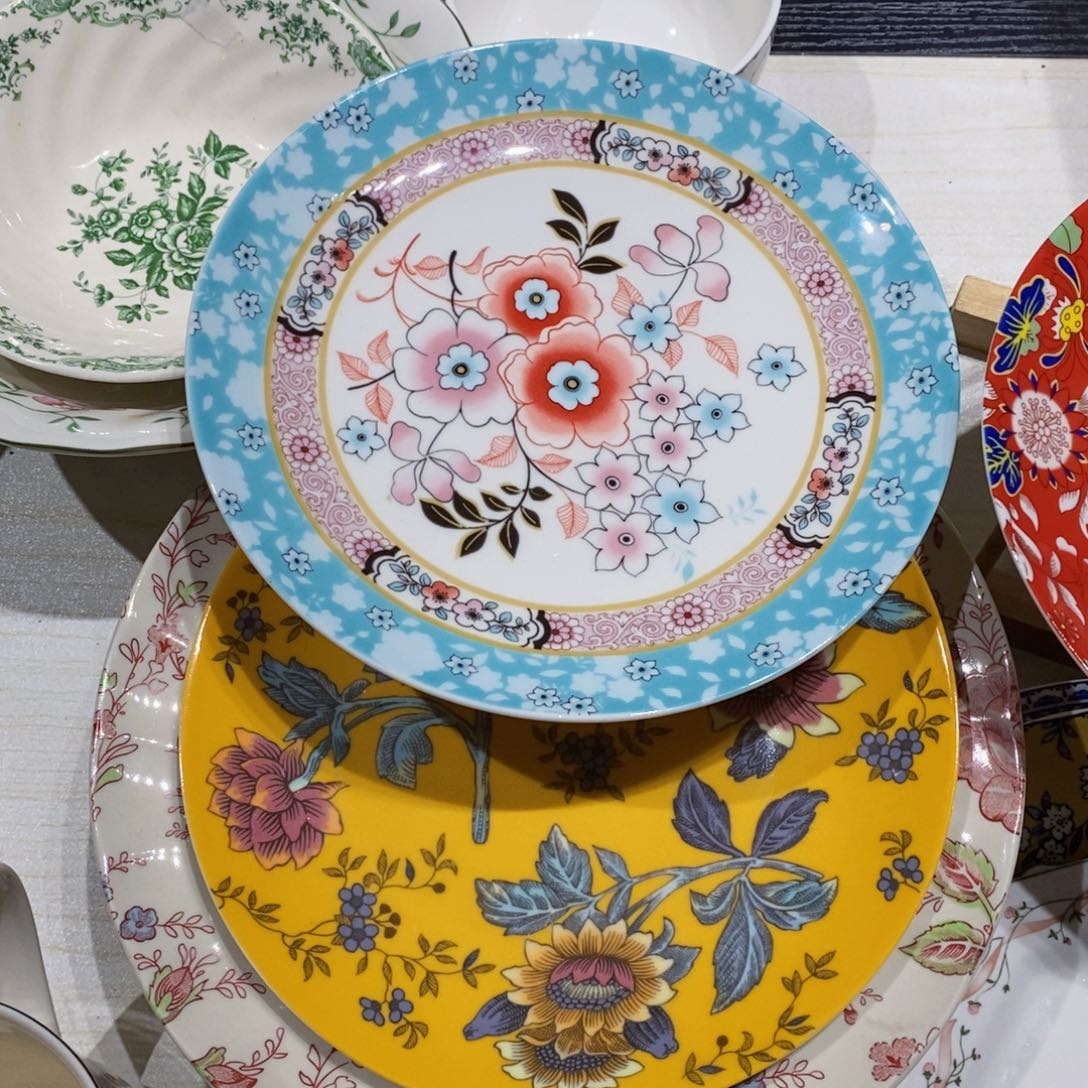 点***金瓷一个黄色一个浅蓝色